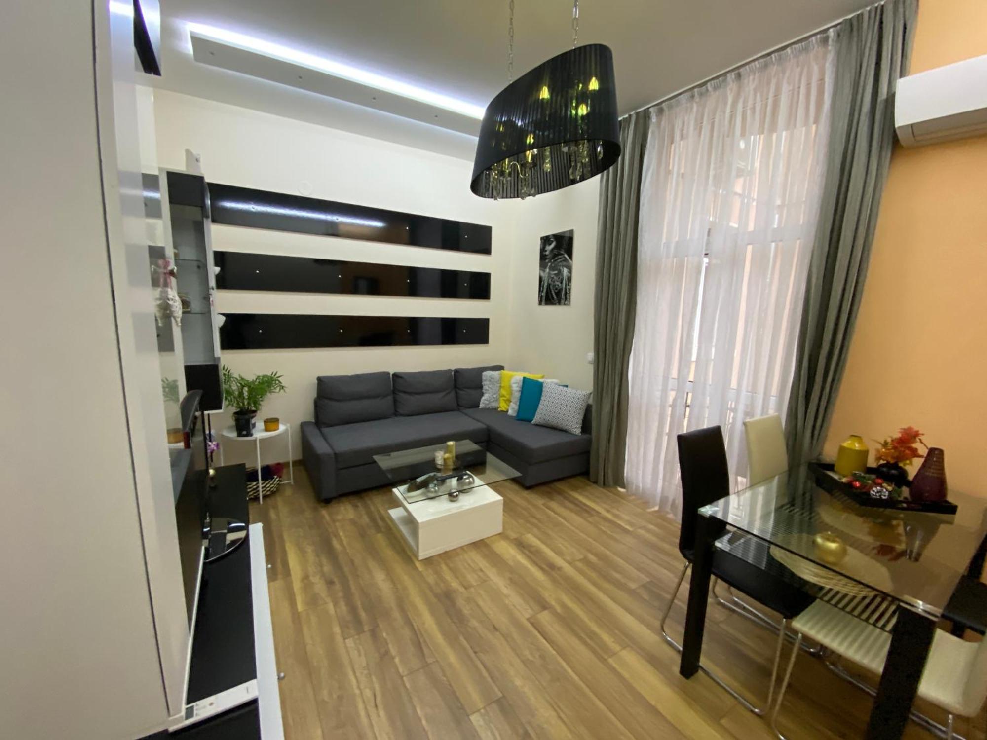Cozy In Downtown - Tsar Samuil Street Apartament