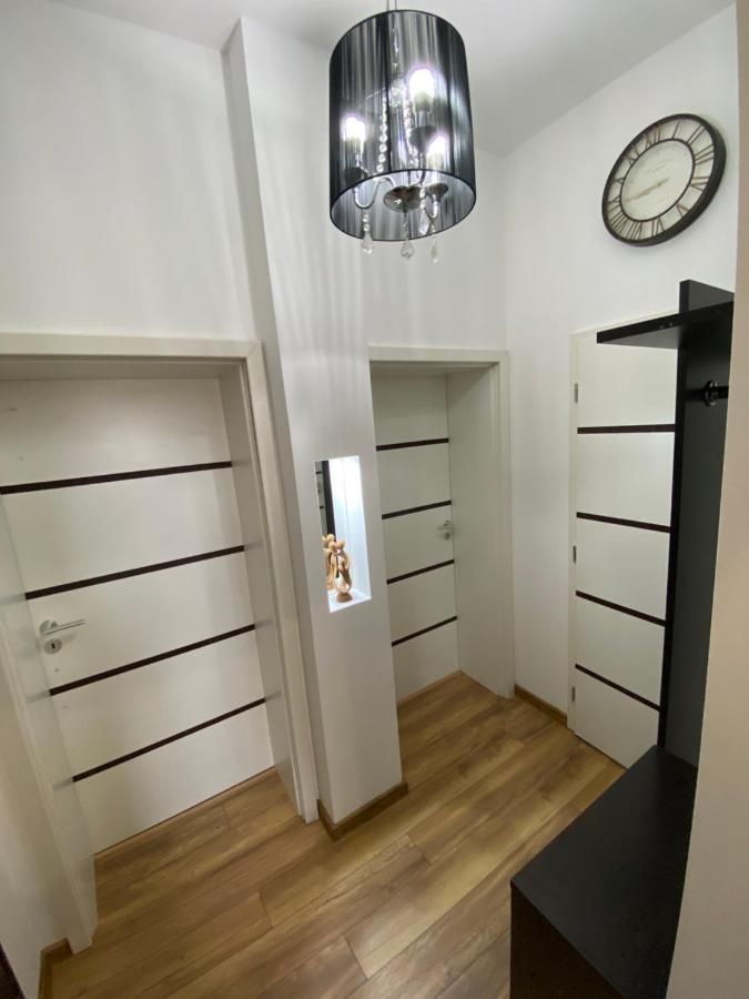 Cozy In Downtown - Tsar Samuil Street Apartment Sofia